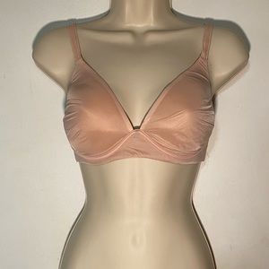 Victoria's Secret No Wire Lifting Bra Size 32DD